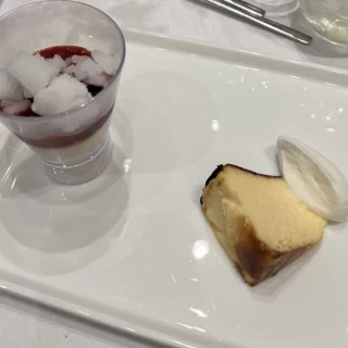 デザートではバスクチーズケーキが特に美味しかったです。