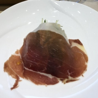 コースはじめの頃の料理です。