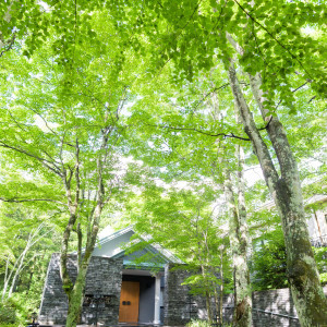 新緑の中のチャペル|727379さんの旧軽井沢KIKYOキュリオ・コレクションbyヒルトン(元:旧軽井沢ホテル)の写真(2496264)