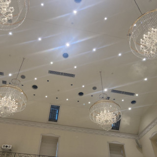 披露宴会場　大きなシャンデリア