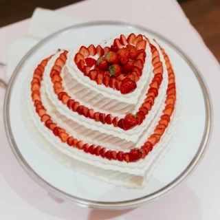 ケーキは30種類近くから選べます