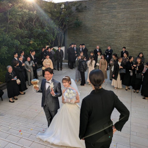 盛り上がったブーケトス。|727867さんのアルカンシエル luxe mariage 名古屋（アルカンシエルグループ）の写真(2307682)