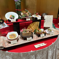 料理の種類。コースがいろいろ。私たちのは2万円ほどの料理。