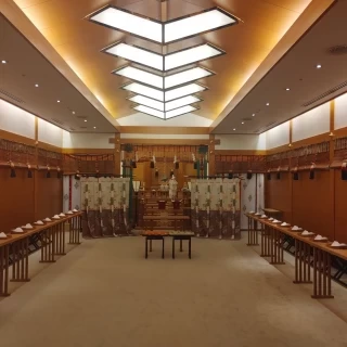 会場