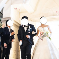 外でのフラワーシャワー。