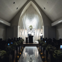 照明の明るさは、当日のリハーサルで確認し変更できます。