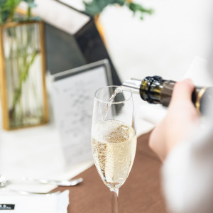 乾杯のドリンクはシャンパンかジンジャーエール。|728191さんの定禅寺ガーデンヒルズ迎賓館/FIVESTAR WEDDINGの写真(2590629)