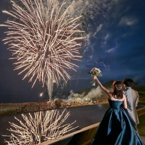 花火演出の様子です。プールに花火が反射して素敵な写真。|728496さんのHOTEL GREGES（オテルグレージュ）の写真(2423987)