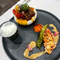 和で味付けされたメイン料理