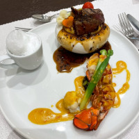 フレンチで味付けされたメイン料理