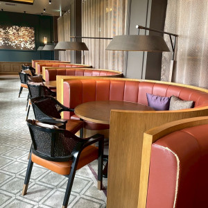 ゲスト控室のソファーがラウンド型でオシャレ|728517さんのTHE LANDMARK SQUARE OSAKA(ザ ランドマークスクエア オオサカ)の写真(2504491)