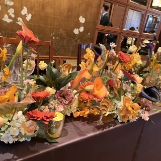 お花がドレスとリンクしたカラーで素敵