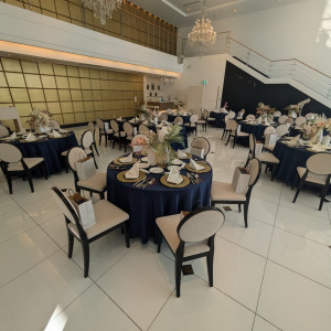 大人数向けのゴージャスな披露宴会場。少人数でも利用できます|728633さんのアルモニーヴィラ オージャルダン/テイクアンドギヴ・ニーズウェディングの写真(2575401)