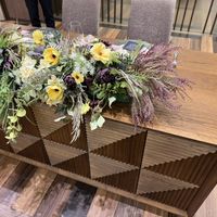 披露宴会場・新郎新婦席テーブルコーディネート