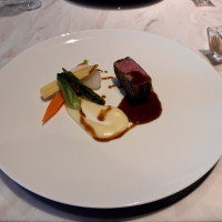 メインの肉料理