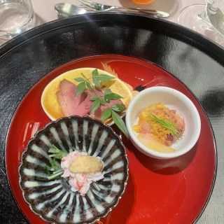 お皿や盛り付けも綺麗で、お料理はどれも美味しかったです。