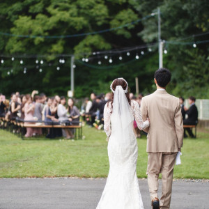 2人で入場しました|729022さんのFOLK FOLK Wedding（フォークフォークウエディング）の写真(2516881)