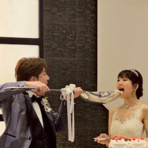大きなスプーンでのファーストバイト|729254さんのアルカンシエル横浜 luxemariage（アルカンシエルグループ）の写真(2470188)