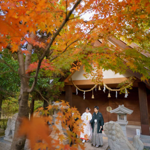 自然豊かで秋の紅葉の季節は和装にぴったり|729523さんのグランラセーレの森の写真(2319501)