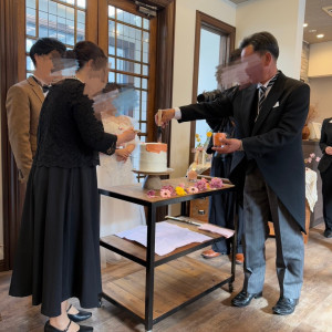 全員でケーキにペイントをする演出を入れました|729589さんのMAXI MANIS（マキシマニス）の写真(2320033)