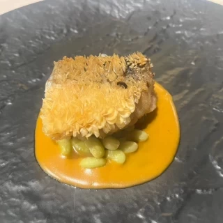 真鯛の笠松焼き。サクサク食感で美味しかった。