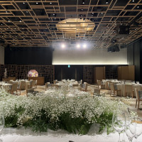 天井高めの披露宴会場