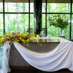 メインテーブル全体図|729811さんのTHE NIDOM RESORT WEDDING  ニドムリゾートウエディングの写真(2322436)