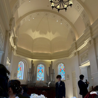 天井高めのチャペルです
