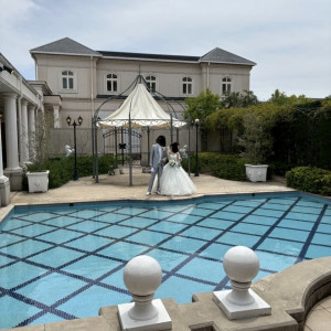 プールで二人でも撮影してくれます|729816さんのア・ラ・モードパレ＆ザ・リゾート（A LA MODE PALAIS＆THE RESORT）の写真(2455577)