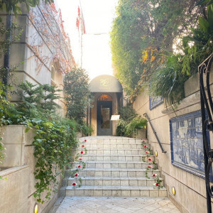 階段にもお花の装飾をお願いしました|730218さんのロザンジュイア広尾迎賓館（LOSANGEIA）の写真(2324928)