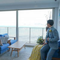 ロビーは青を基調に