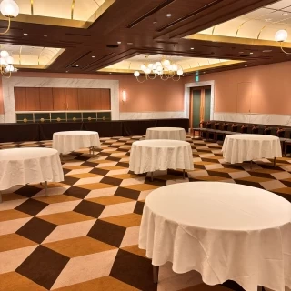 オープンキッチンのある披露宴会場