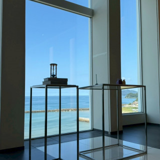 海が見えるチャペルです