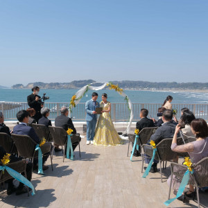 海の見える開放的なルーフトップでの挙式|730511さんのTHE HARBOR TERRACE（ザ ハーバー テラス）の写真(2430640)