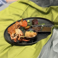 ソファタイプで披露宴、新婦さんランチョンマットでご飯食べれる