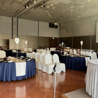 前から見た披露宴会場