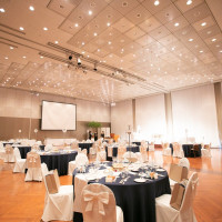 50人収容の披露宴会場