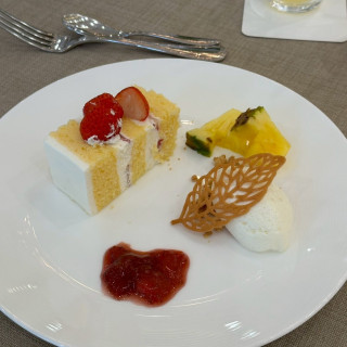 デザートのウエディングケーキ