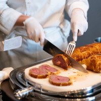 お肉の切り分け演出