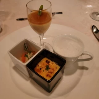 試食でいただいた前菜とスープの盛り合わせです。