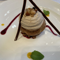 別のコースのデザートをこのケーキに変更しました