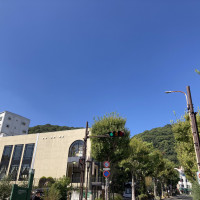 北野坂の中腹にあります。良い運動になりますよ
