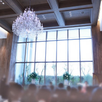 曇っていてもチャペルはすごく明るいです。