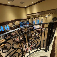 披露宴会場「カッスルクームマナー」階段上からの景色