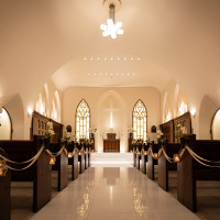 光で反射するバージンロード