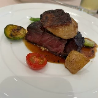 牛フィレ肉とフォアグラのソテー