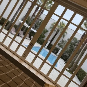 開閉式のシャッター|732095さんのThe Palm Garden（ザ・パームガーデン）   〈エルフラットグループ〉の写真(2338329)