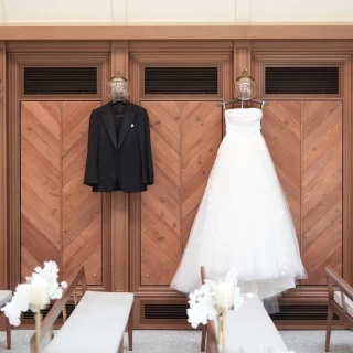 ドレスとタキシード