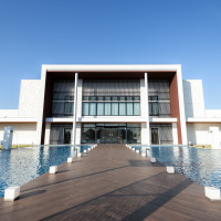 水のあるエントランス