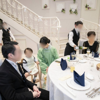 披露宴開始(もちろん子ども用椅子なども用意してくれます)